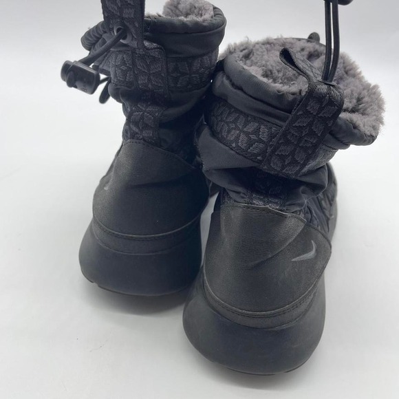 Nike Roshe Run Hi Sneakerboots- womens‎ SZ 11 -black Fur lined - Picture 4 of 7